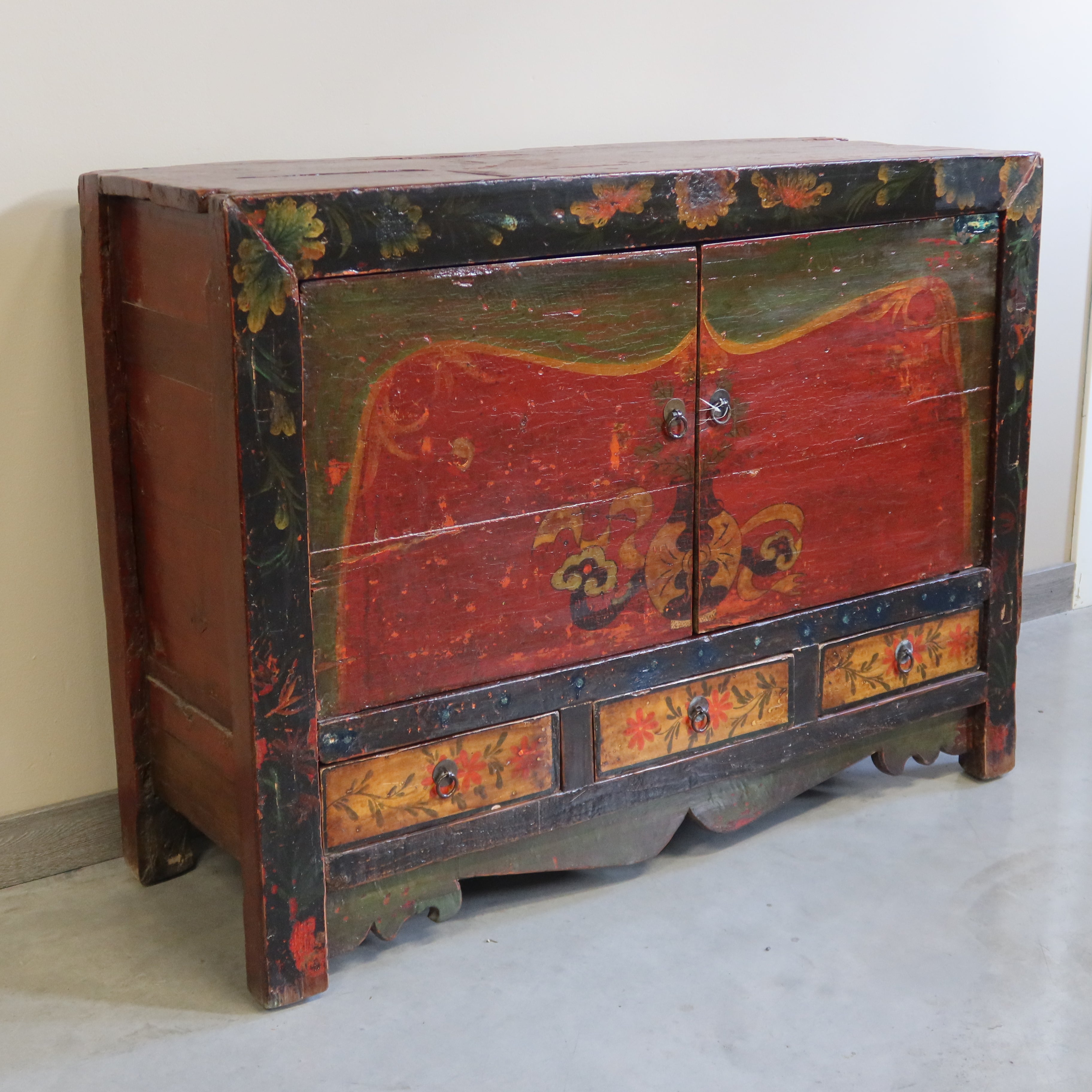 MADIA GANZU IN LACCA DECORATA