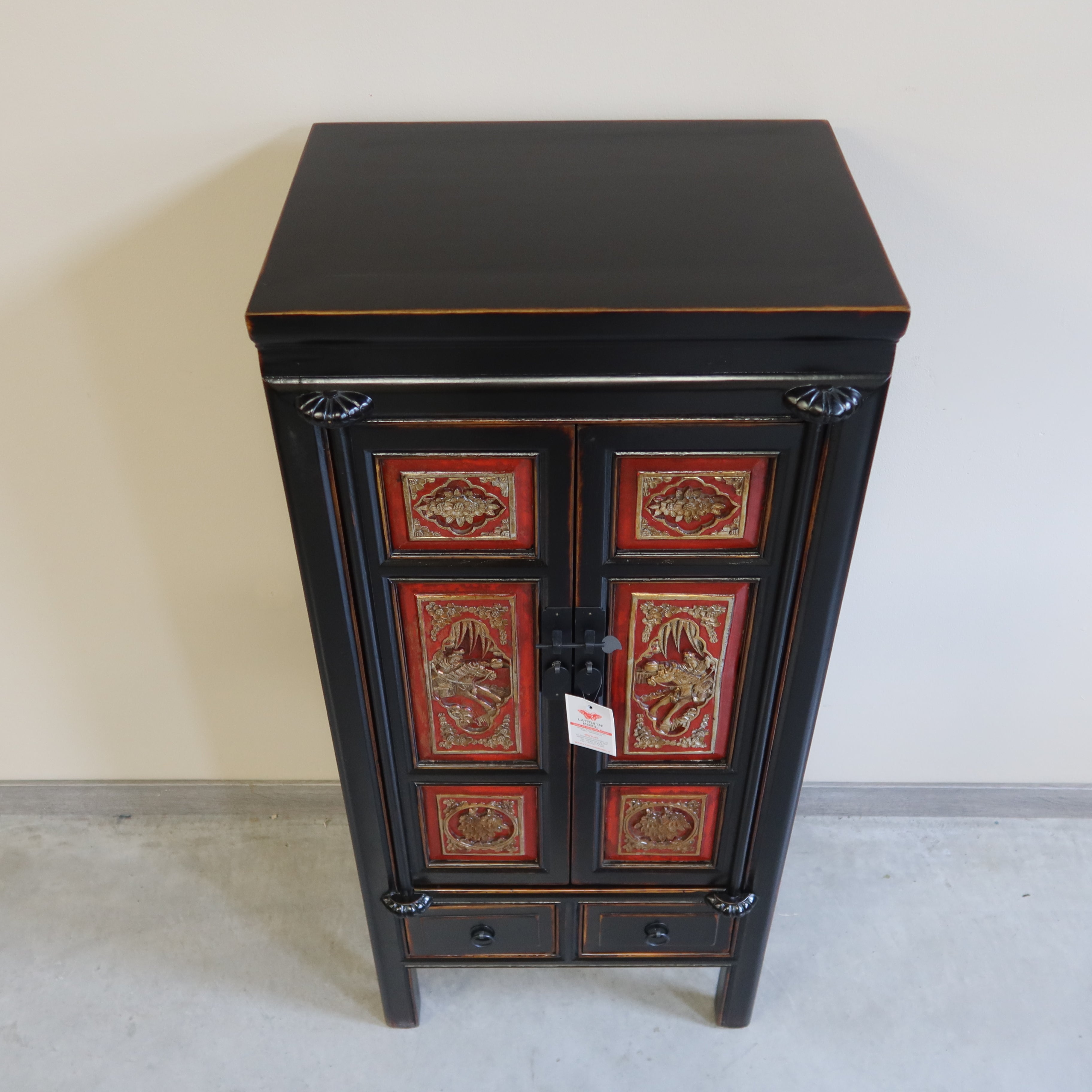 ARMADIETTO A COLONNA DEL FUJAN