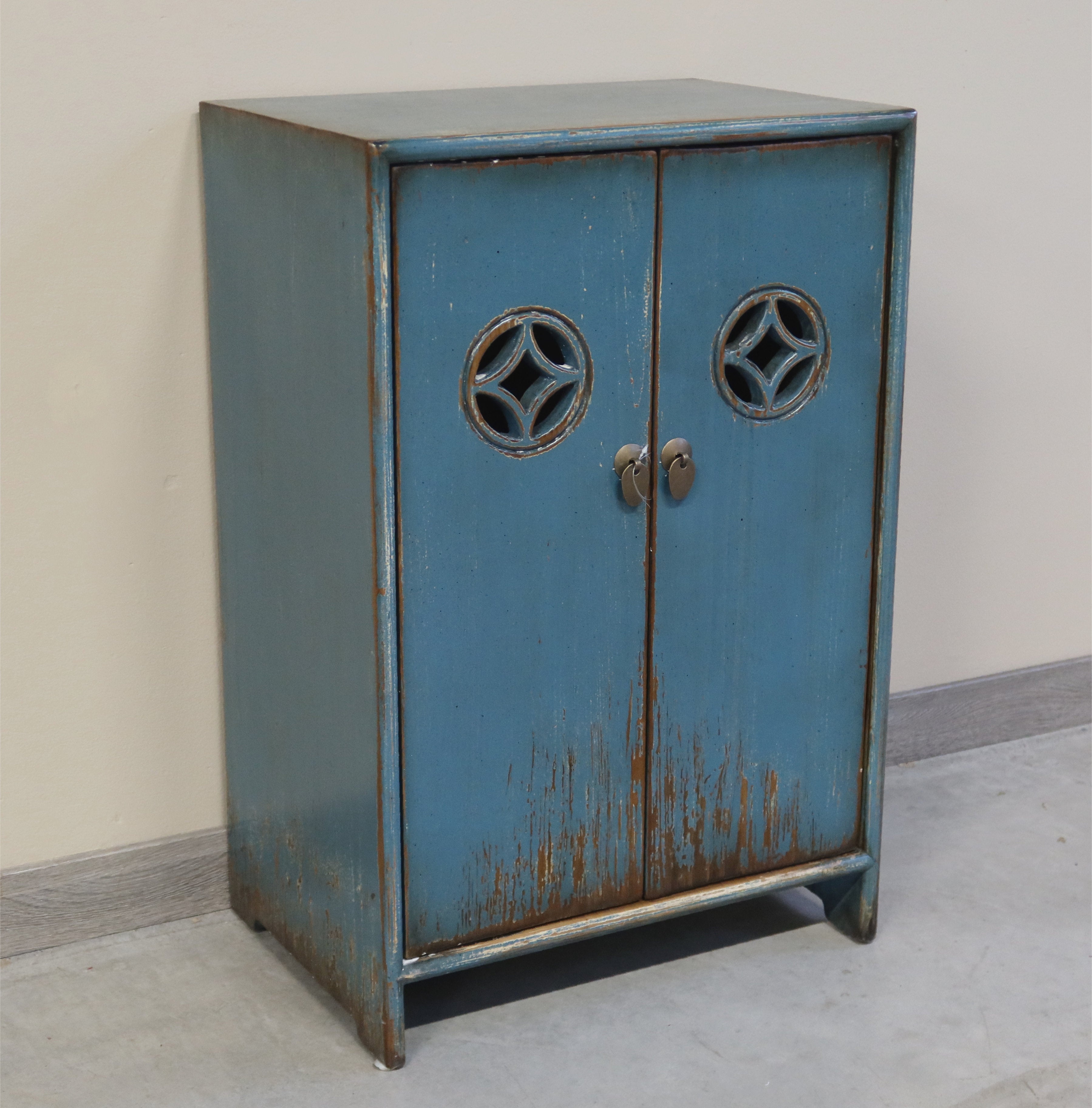 MOBILETTO CINESE LACCA AZZURRA 2A CON INTAGLI