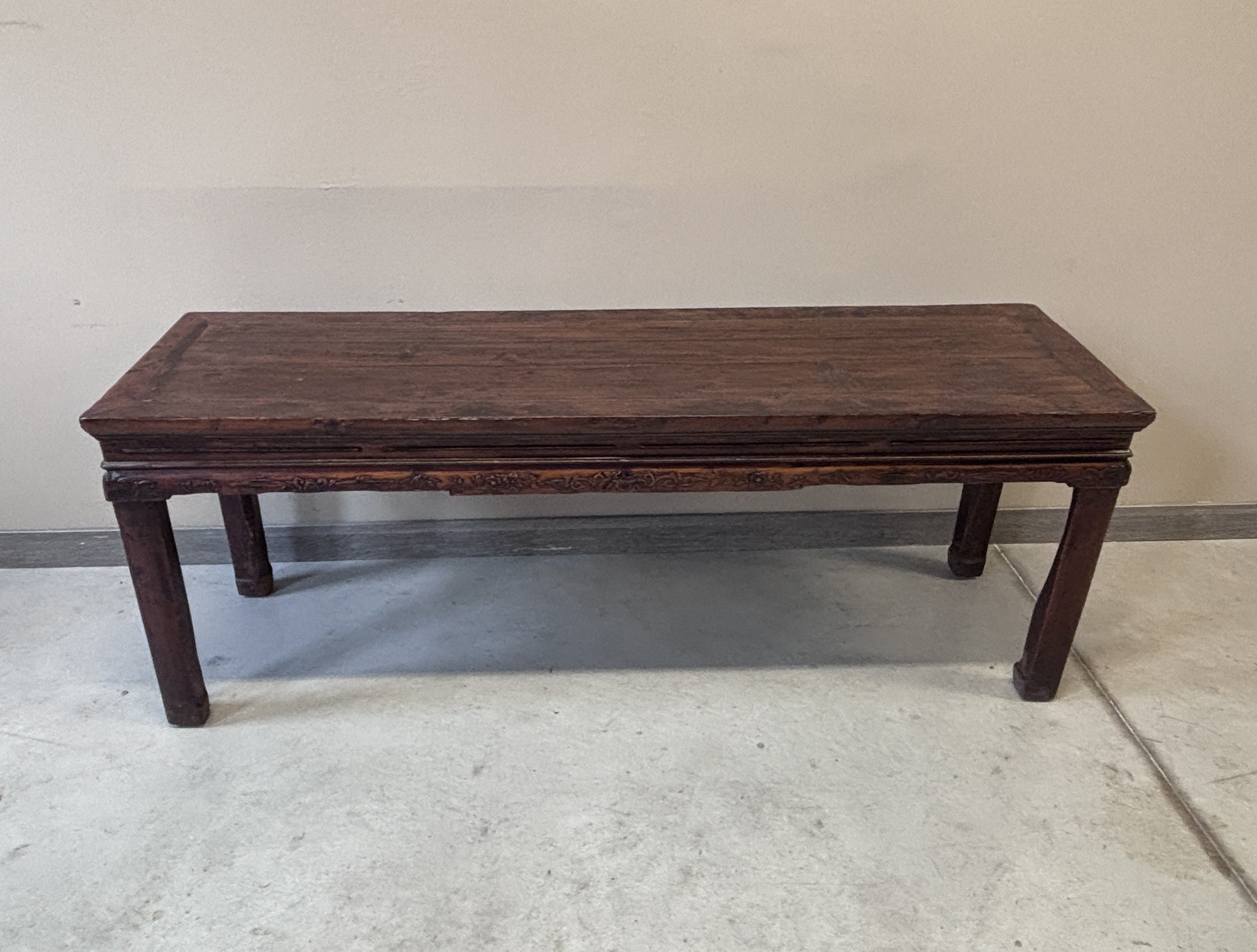 Panchetta cinese con profilo intagliato