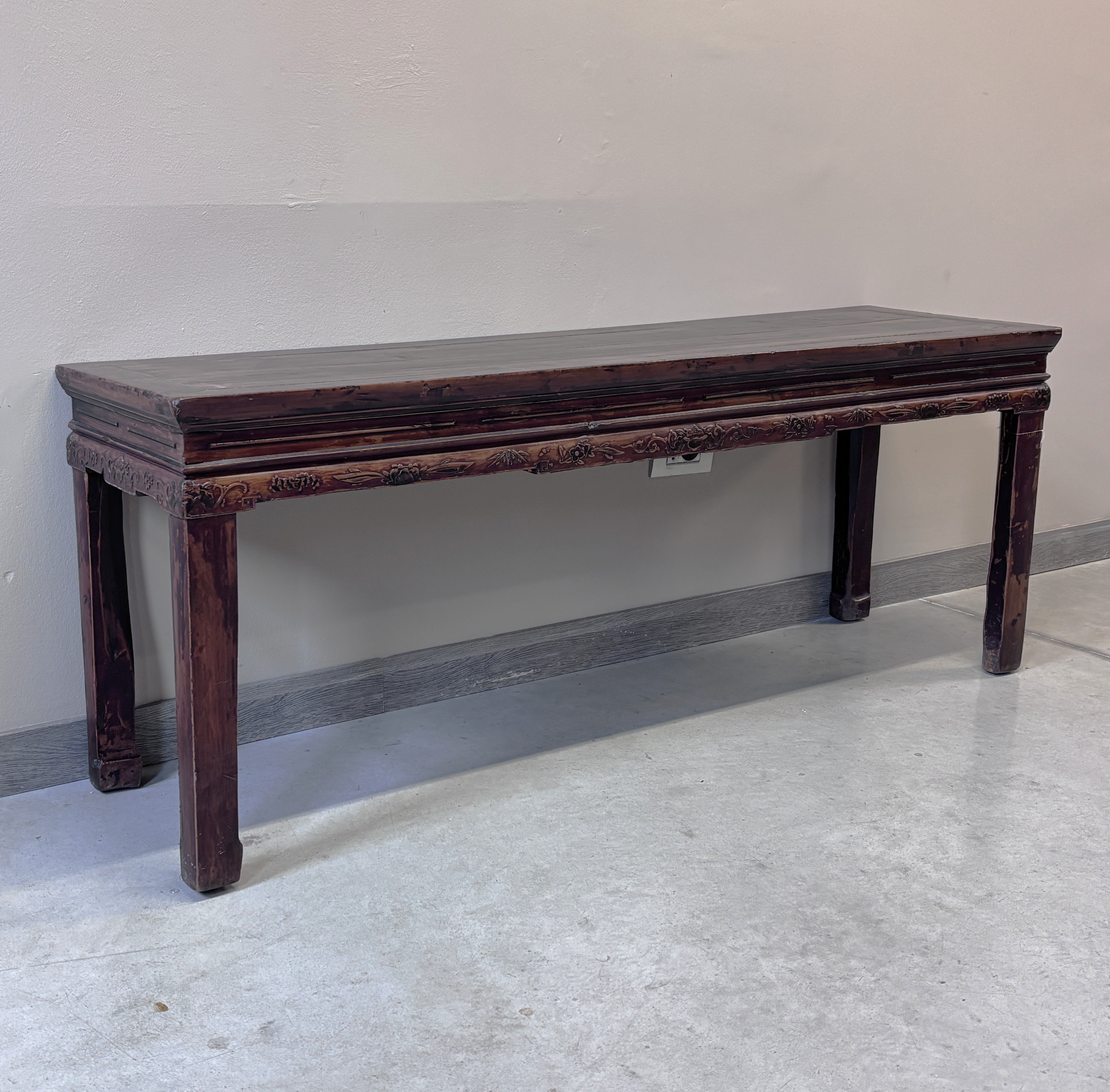 Panchetta cinese con profilo intagliato