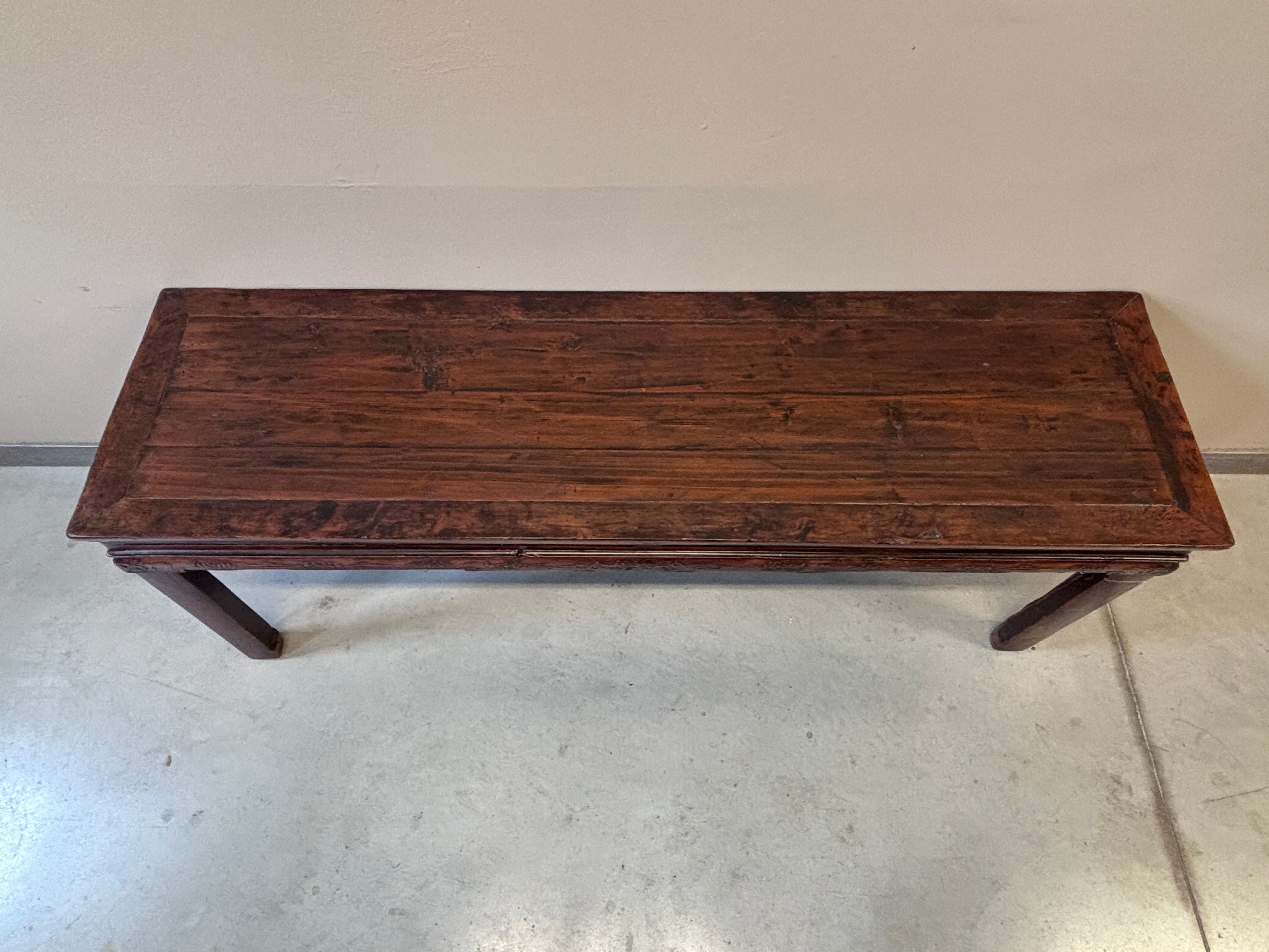 Panchetta cinese con profilo intagliato