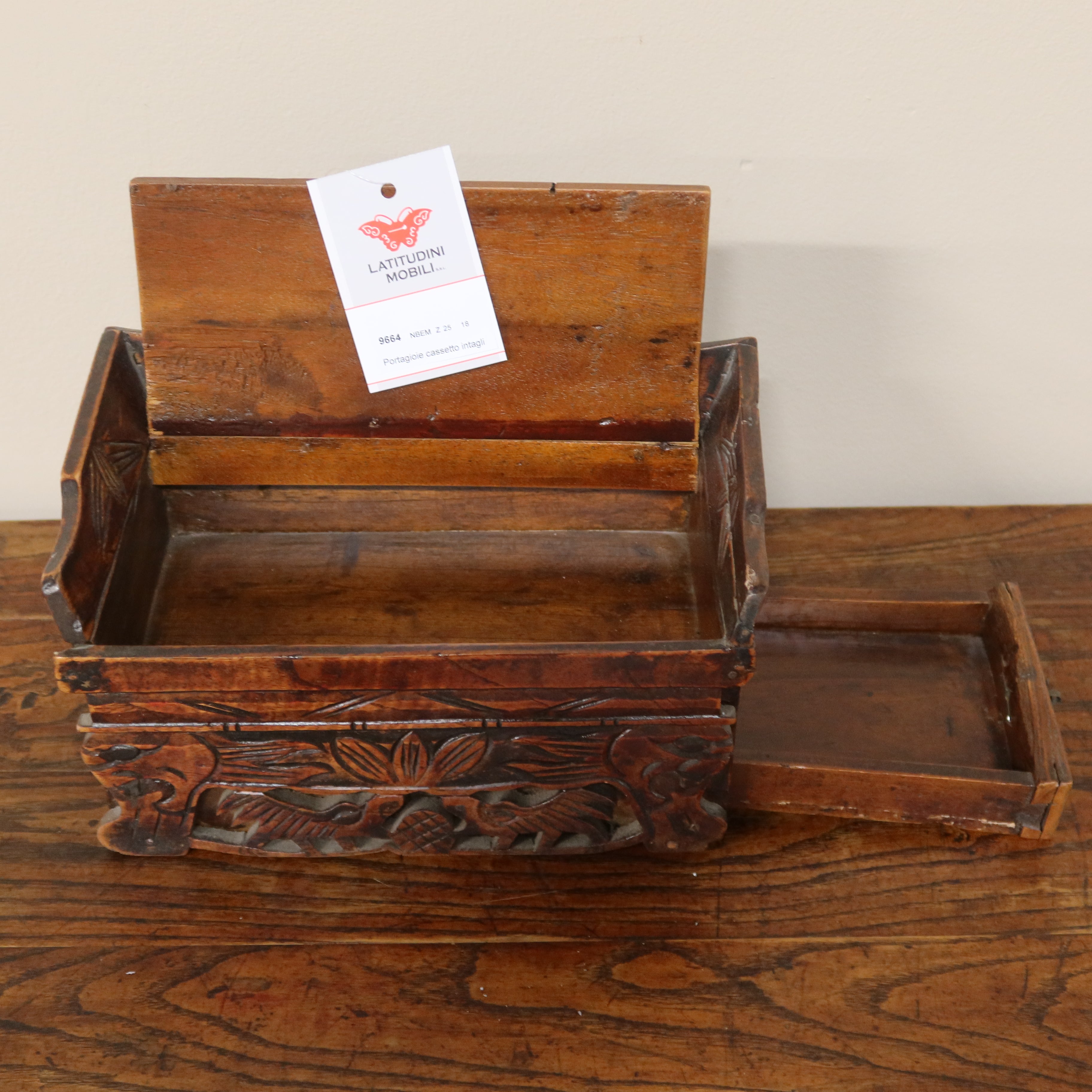 PORTAGIOIE CON CASSETTO