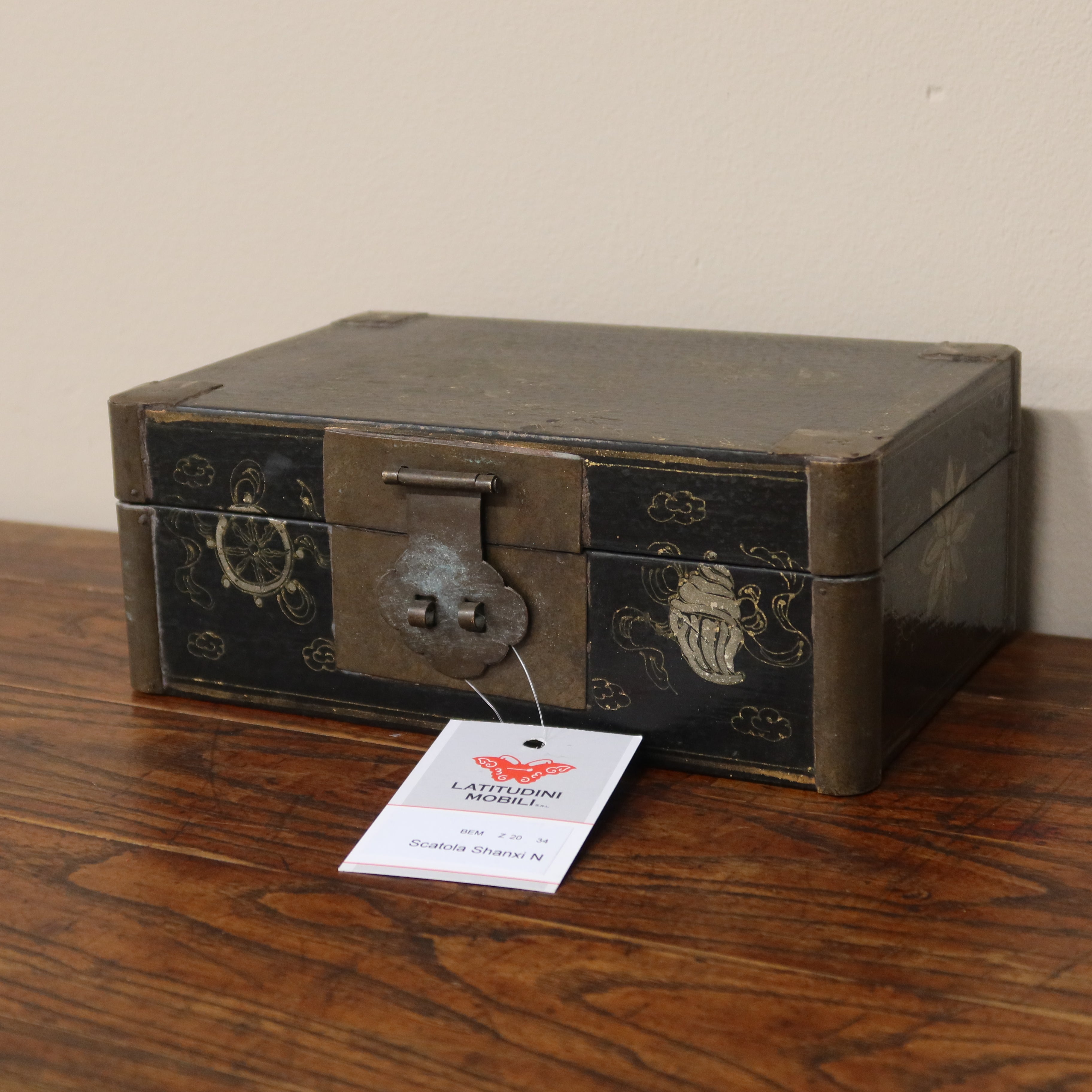 SCATOLA CINESE NERA CON DECORI