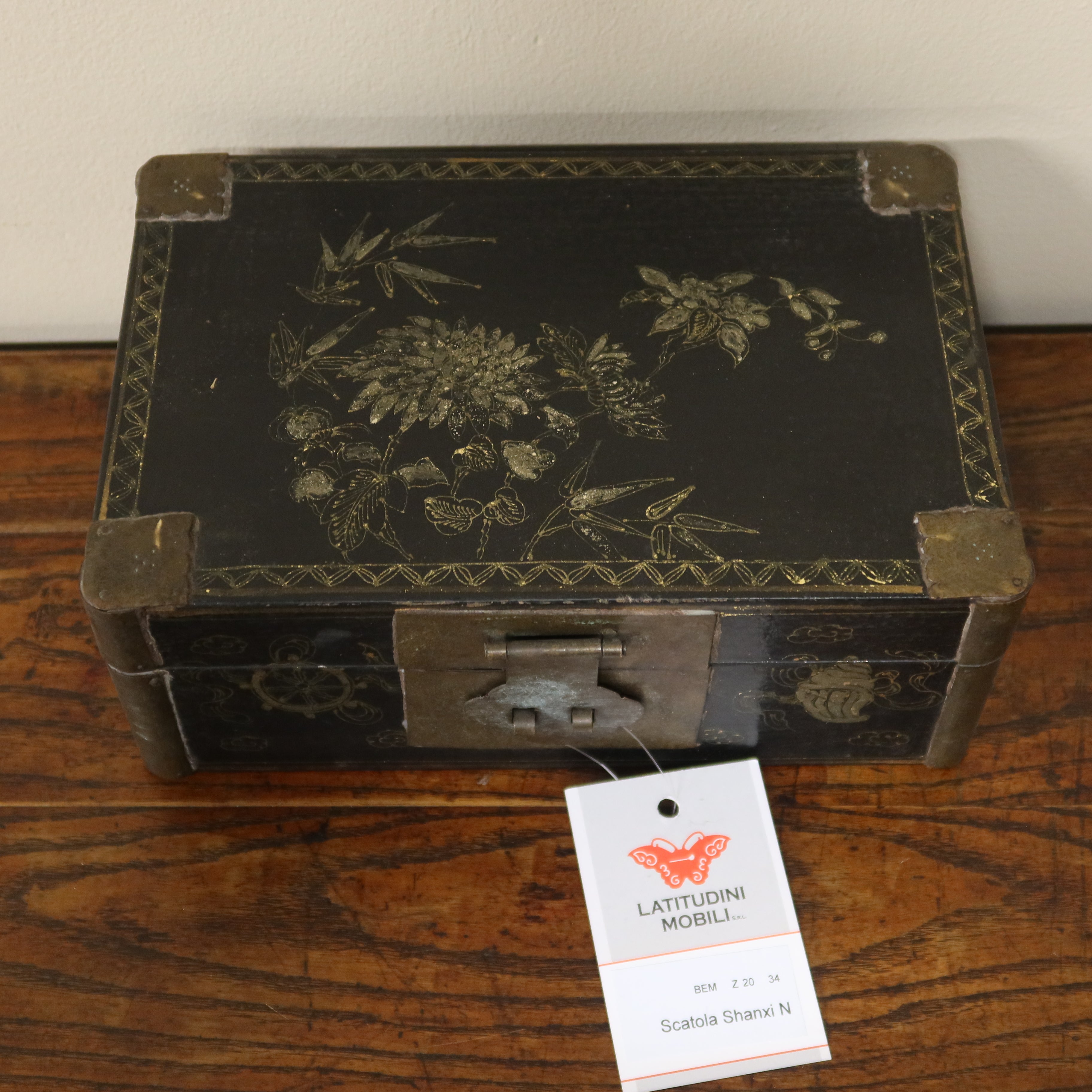 SCATOLA CINESE NERA CON DECORI