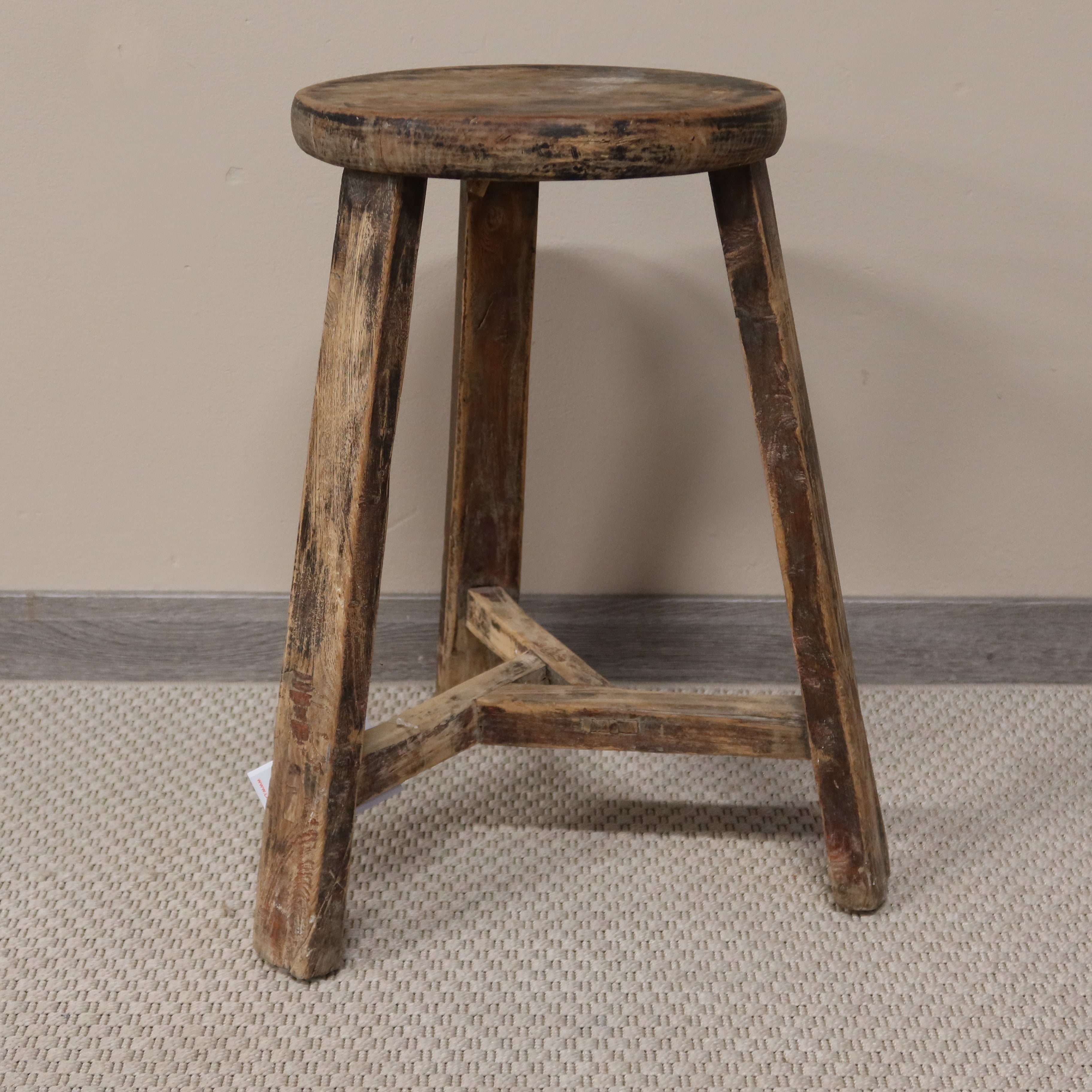 SGABELLINO CINESE TONDO GAMBE A TRAPEZIO