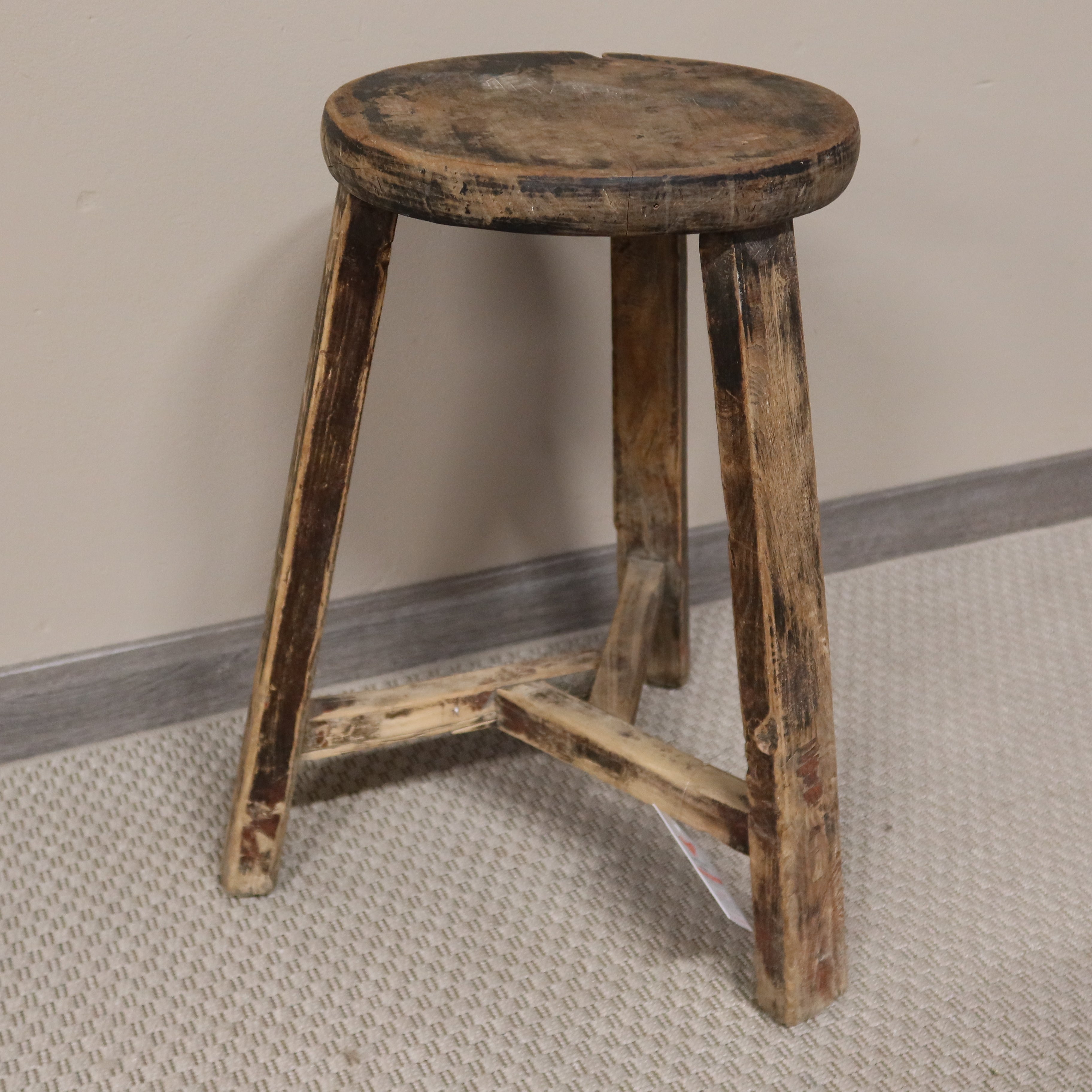 SGABELLINO CINESE TONDO GAMBE A TRAPEZIO