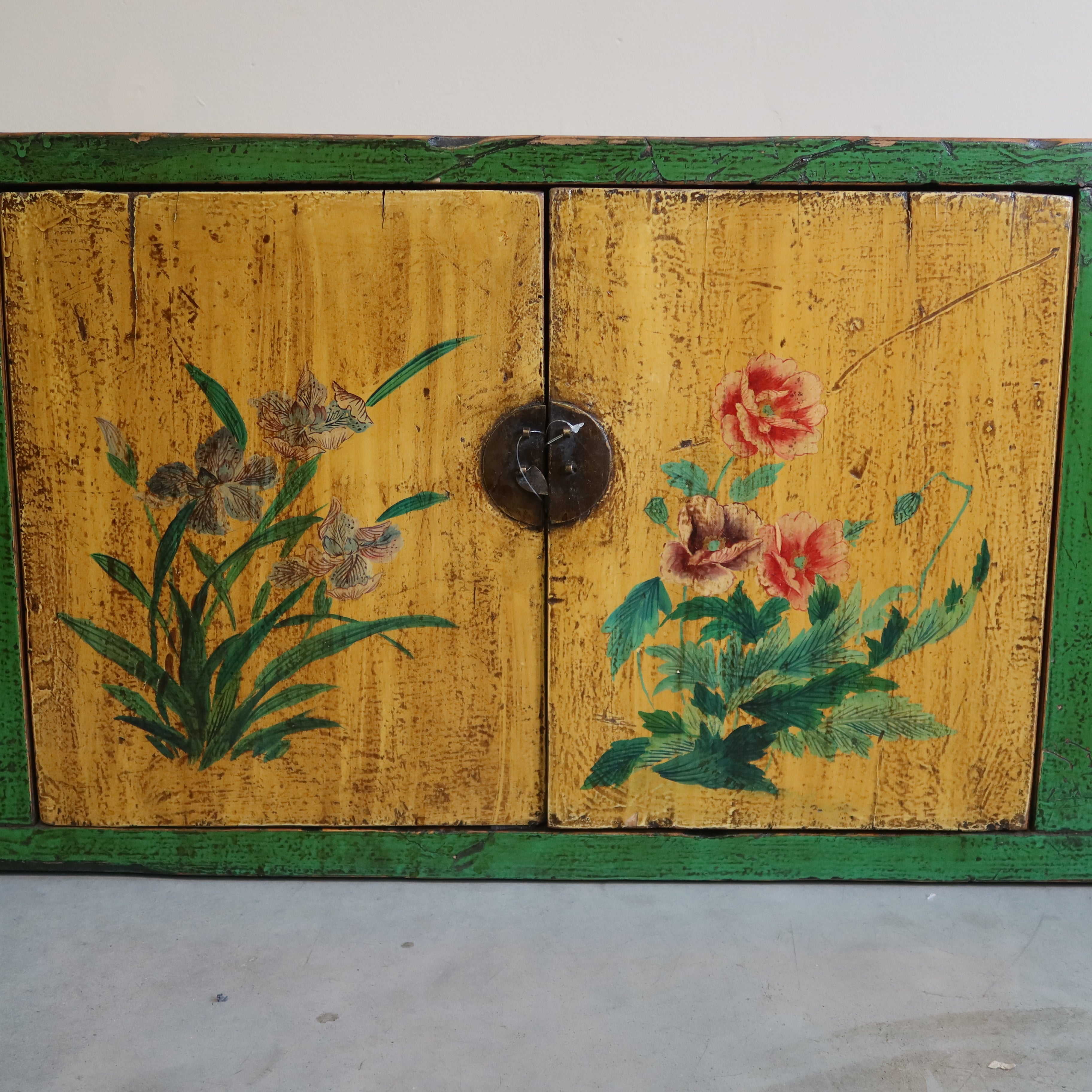 CREDENZINO MONGOLIA DUE ANTE DECORATE