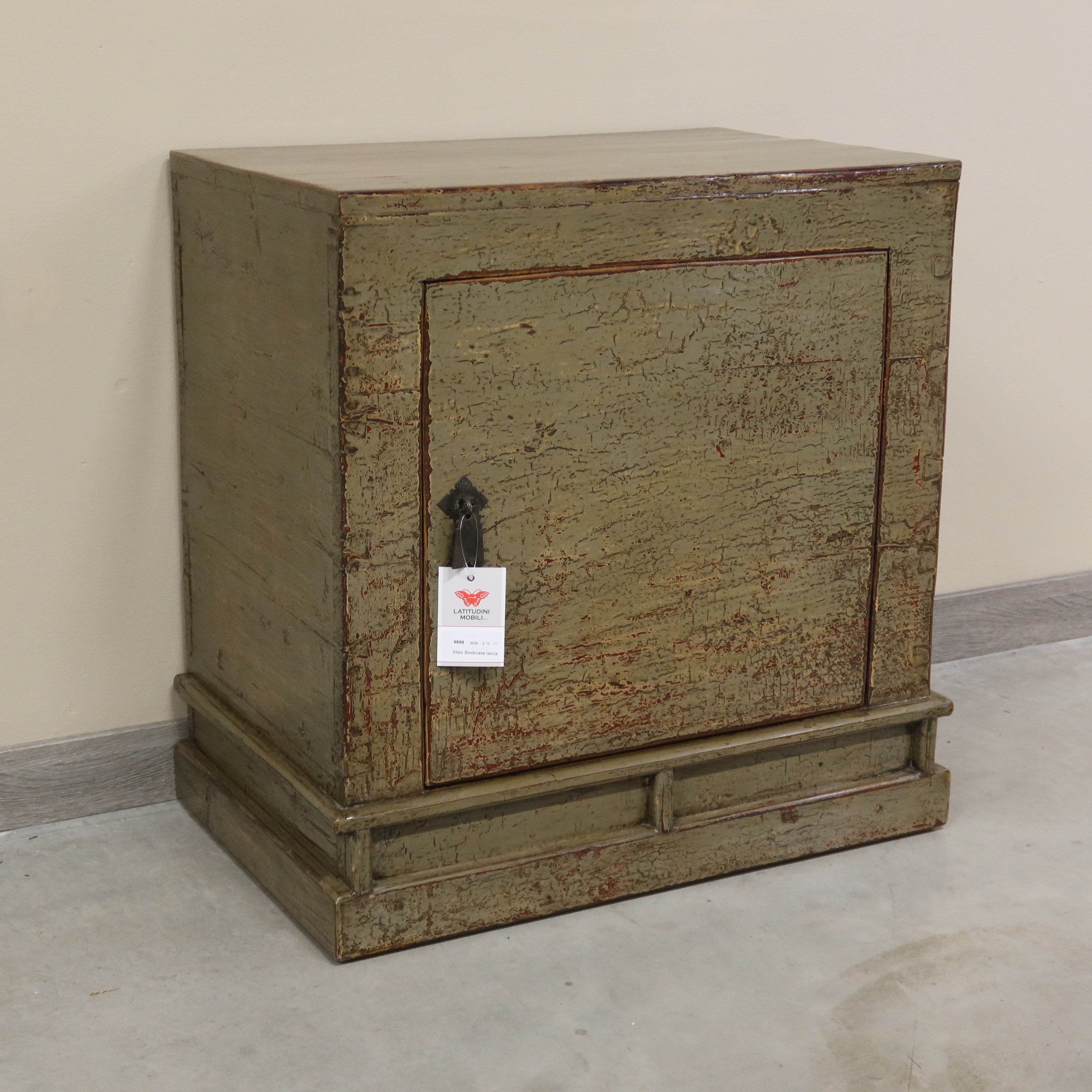 STIPO BOOKCASE IN LACCA