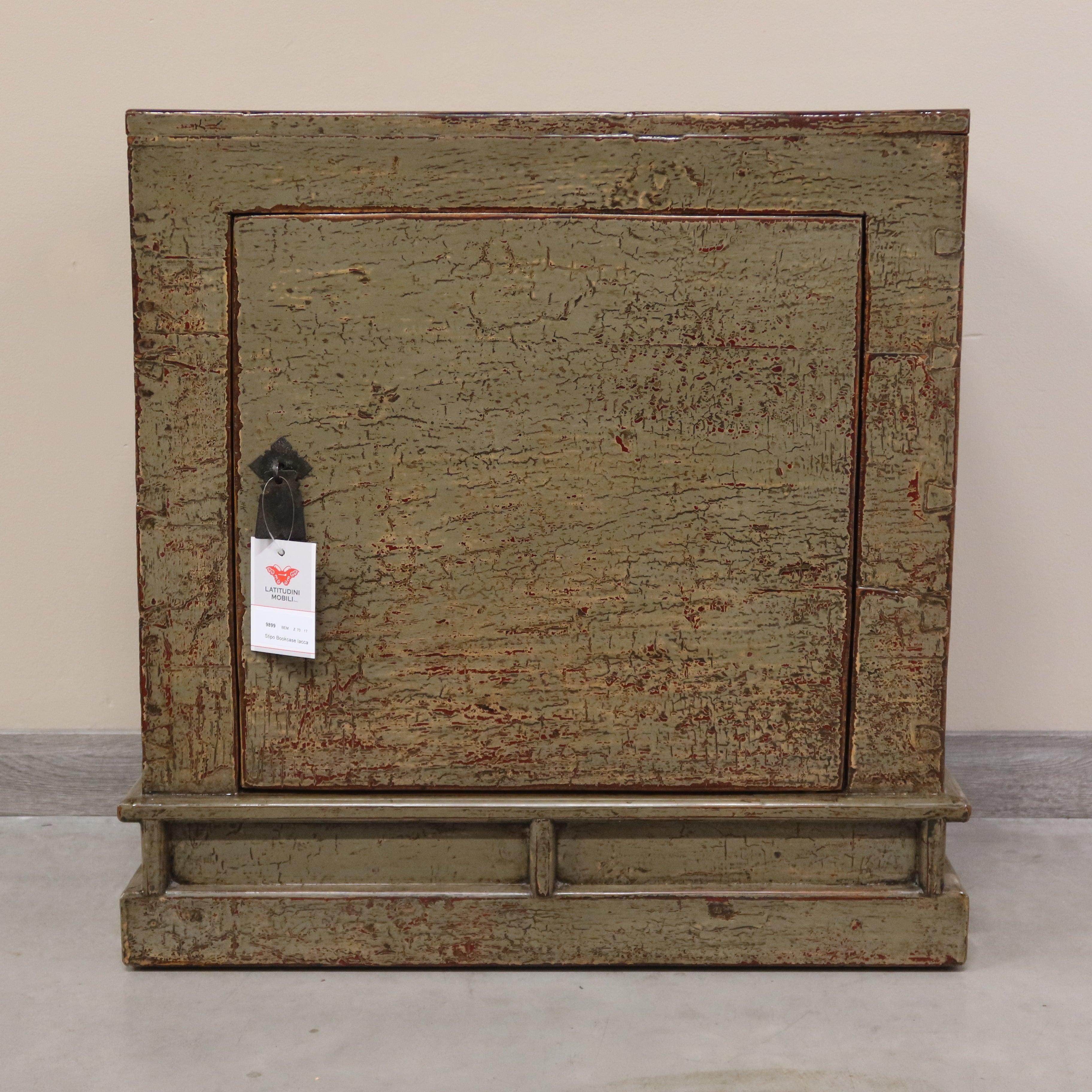 STIPO BOOKCASE IN LACCA