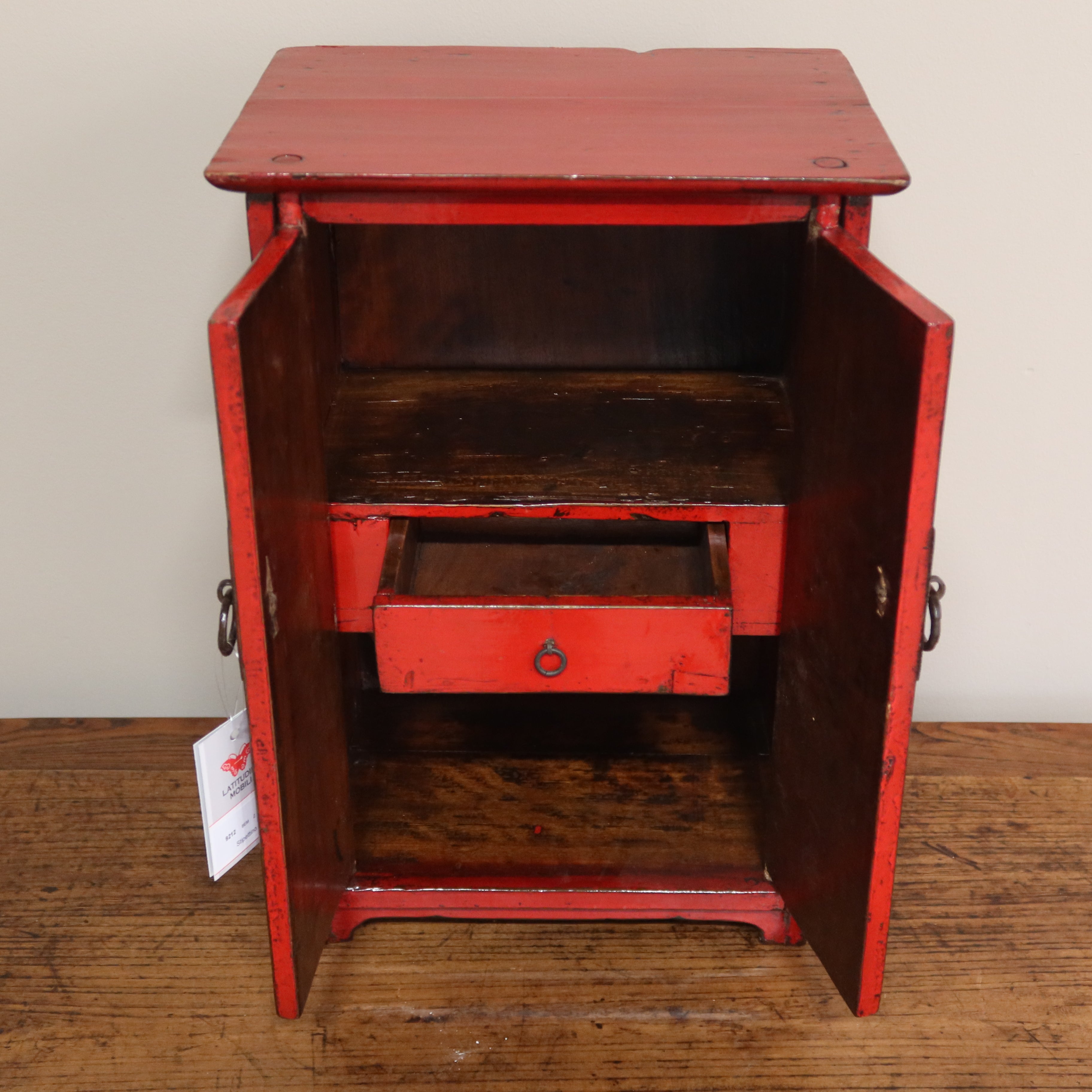 COMODINO CINESE LACCA ROSSA