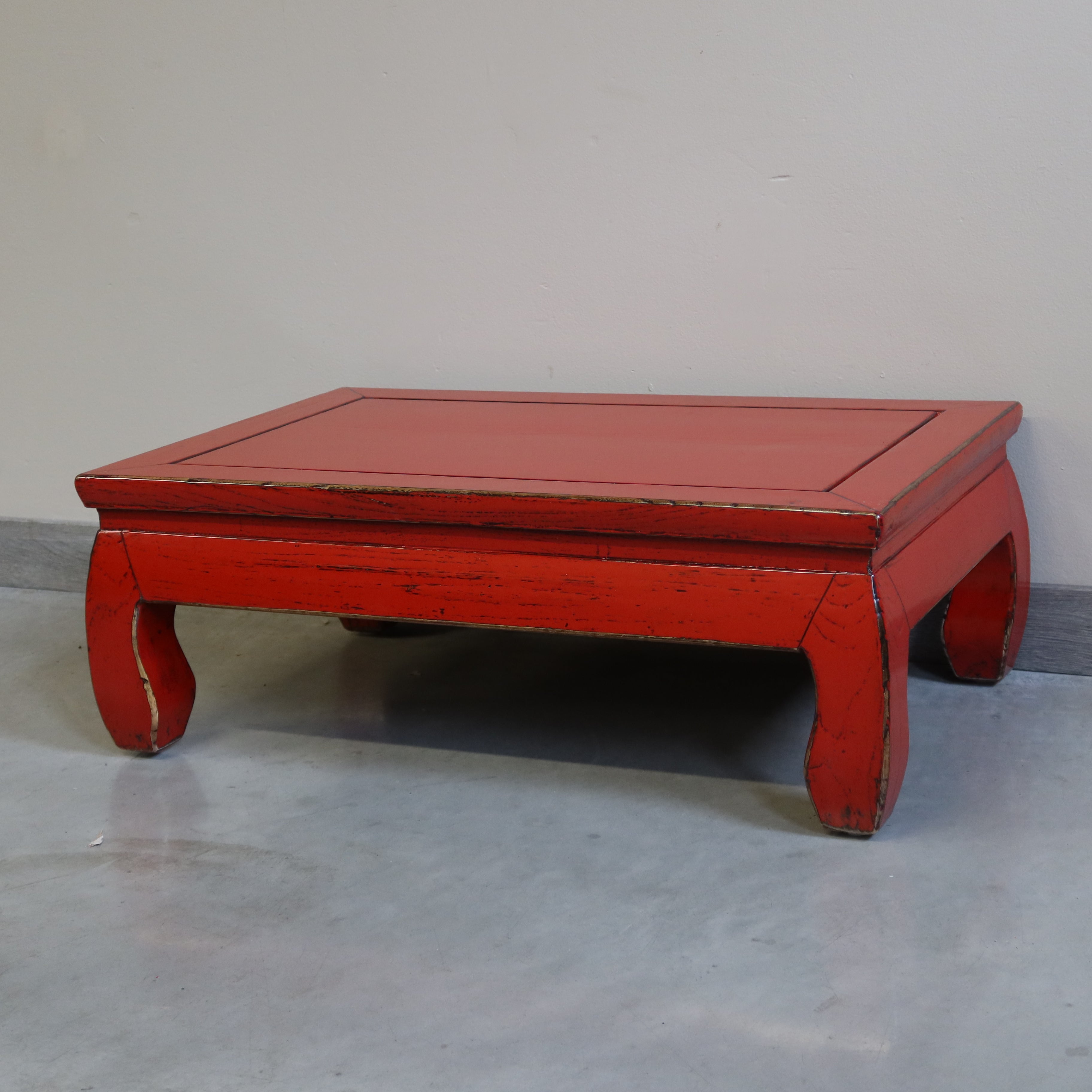 TAVOLINO CINESE LACCA ROSSA GAMBE ARCUATE