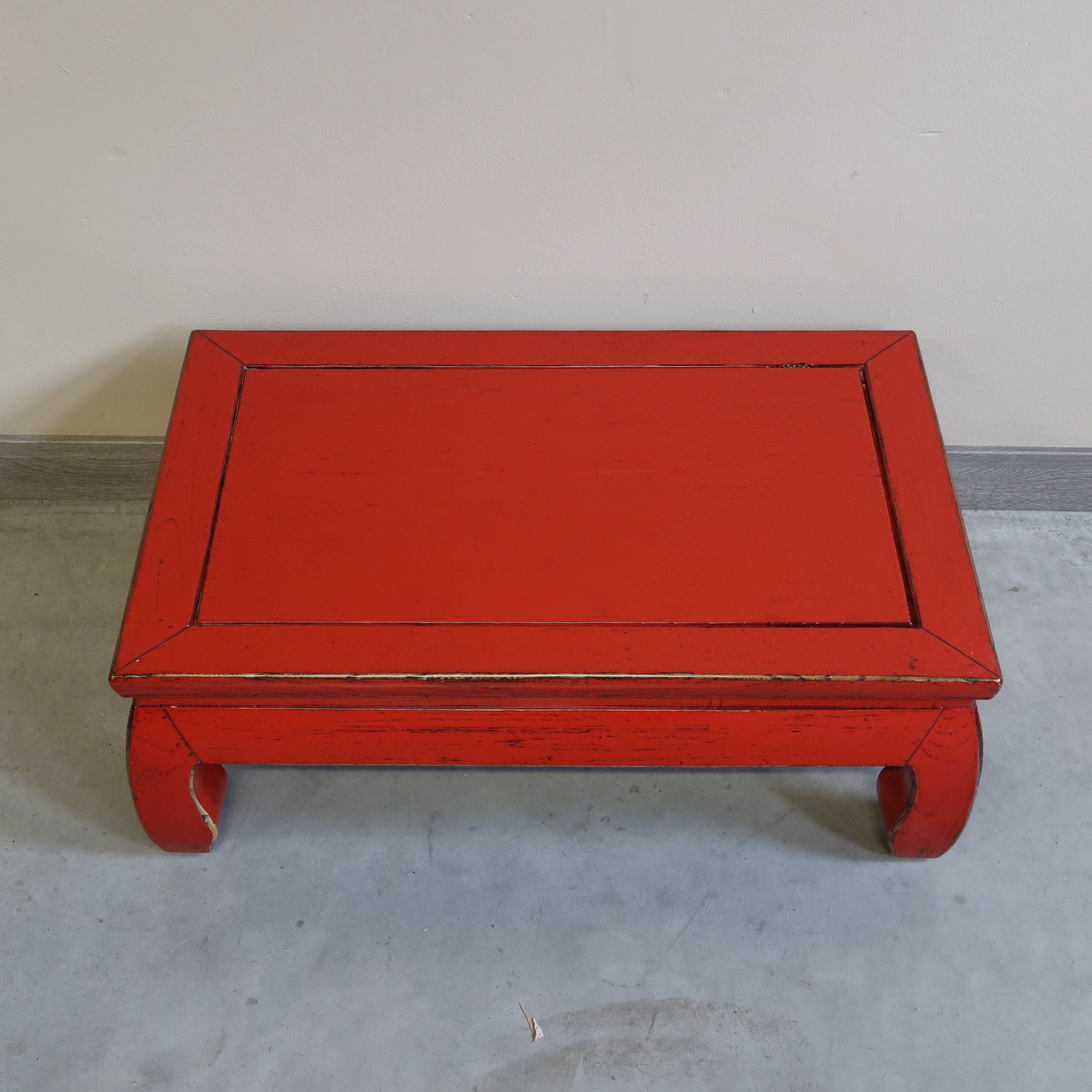 TAVOLINO CINESE LACCA ROSSA GAMBE ARCUATE