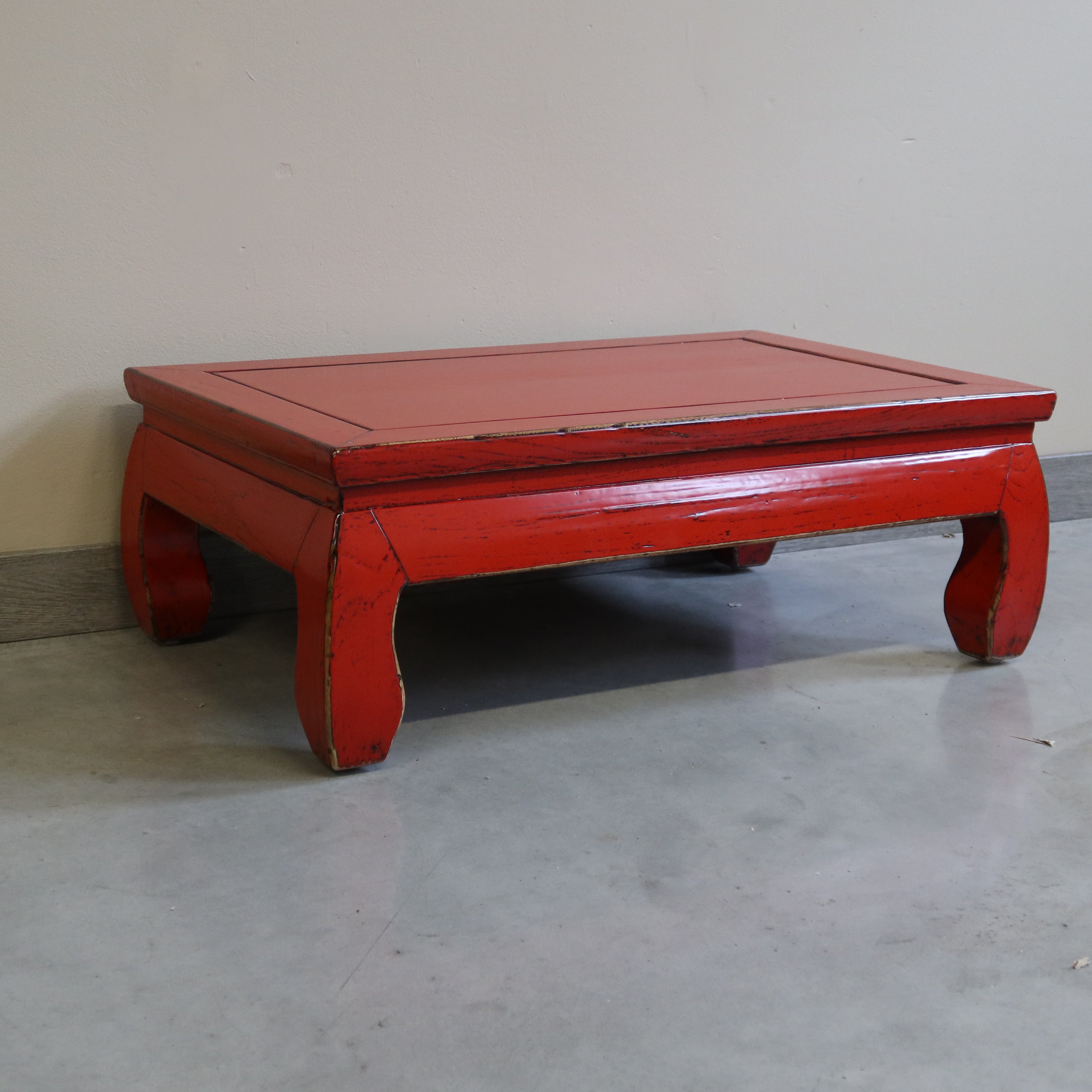 TAVOLINO CINESE LACCA ROSSA GAMBE ARCUATE