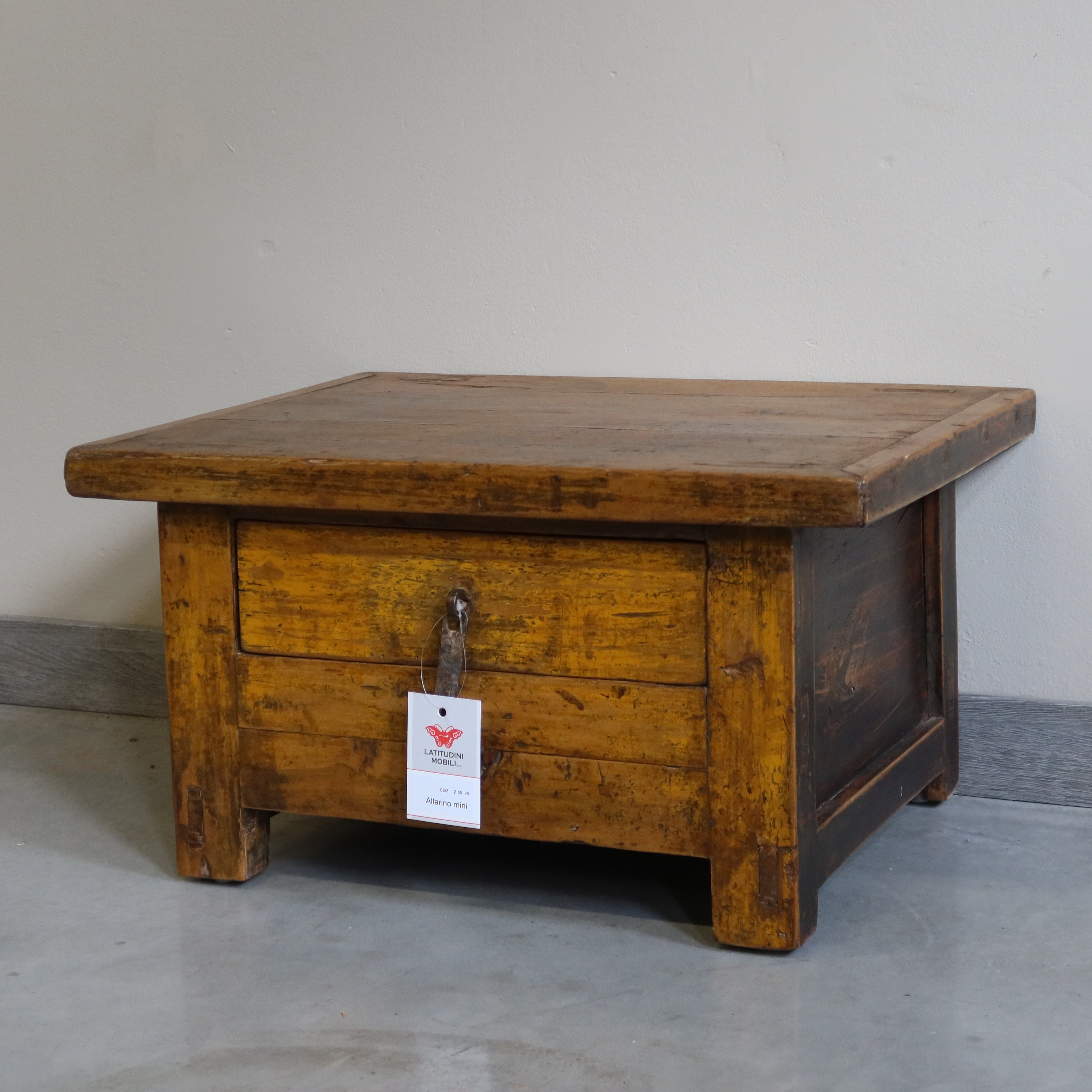 TAVOLINO OLMO CINESE AD ALTARE