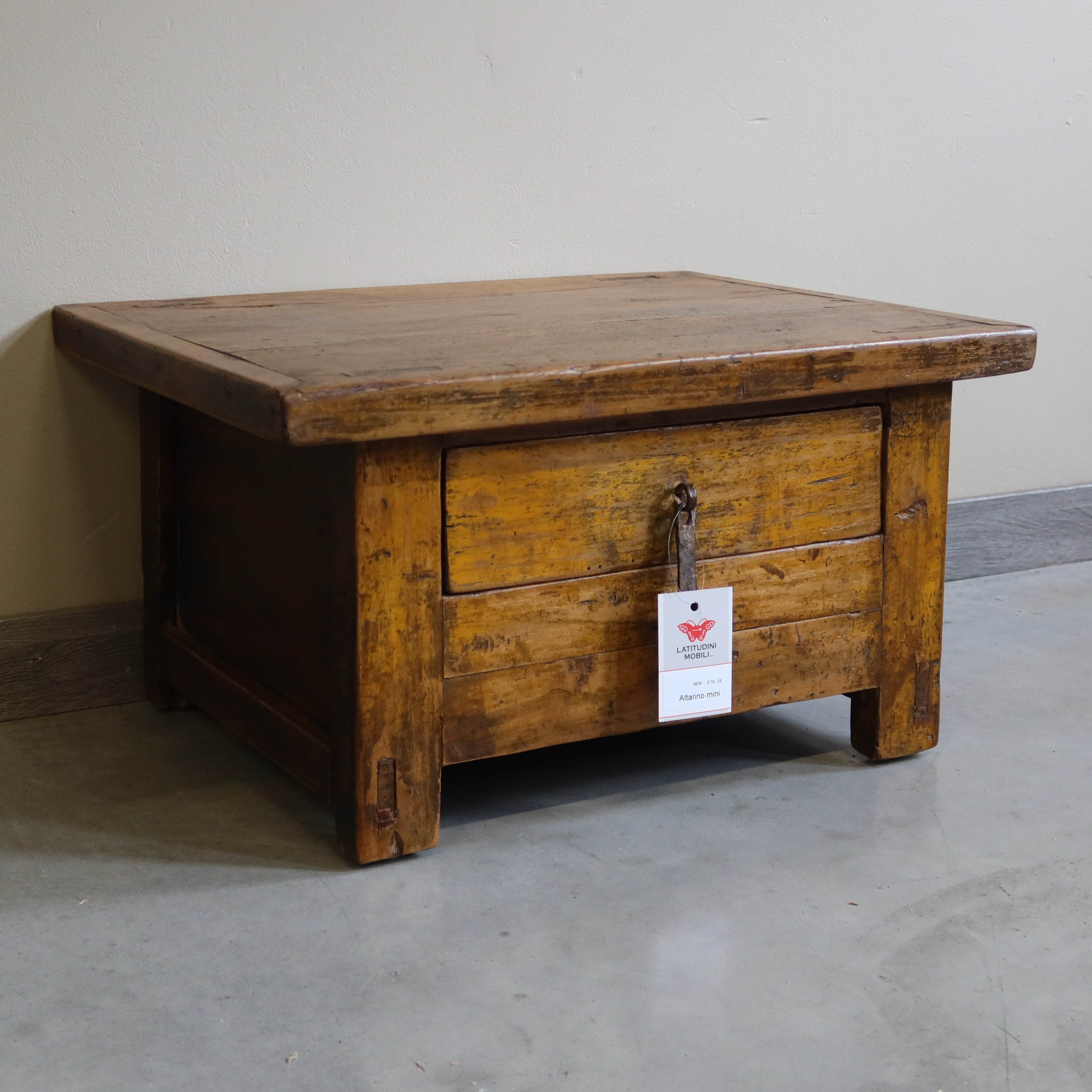 TAVOLINO OLMO CINESE AD ALTARE