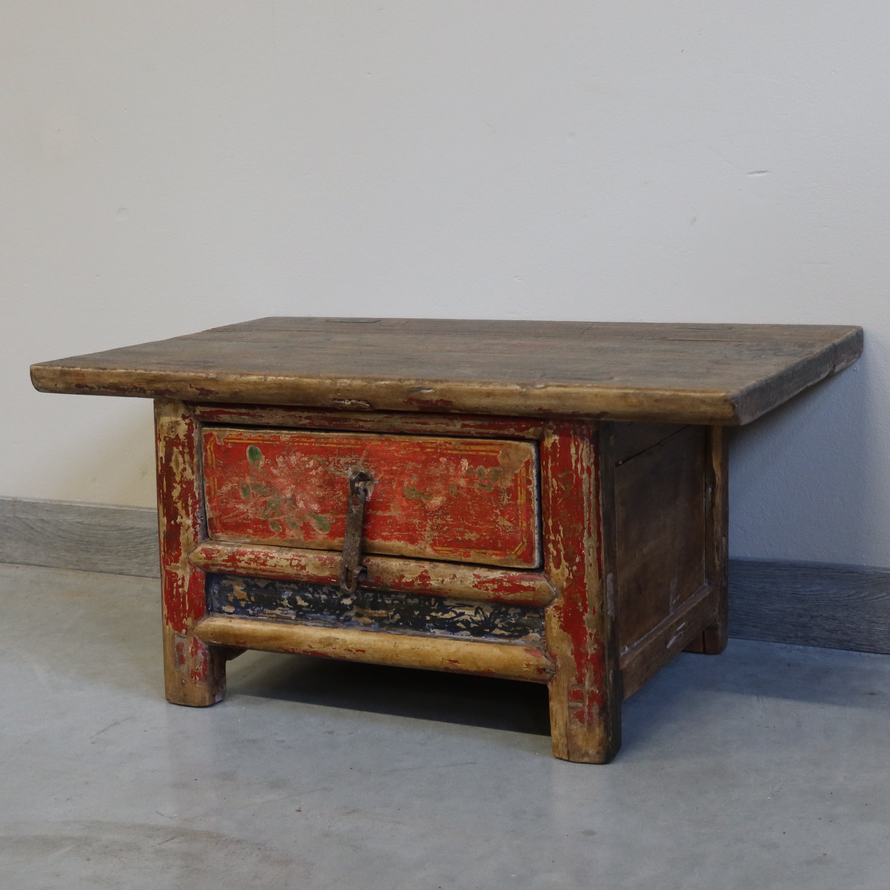 TAVOLINO OLMO CINESE CASSETTO DECORATO