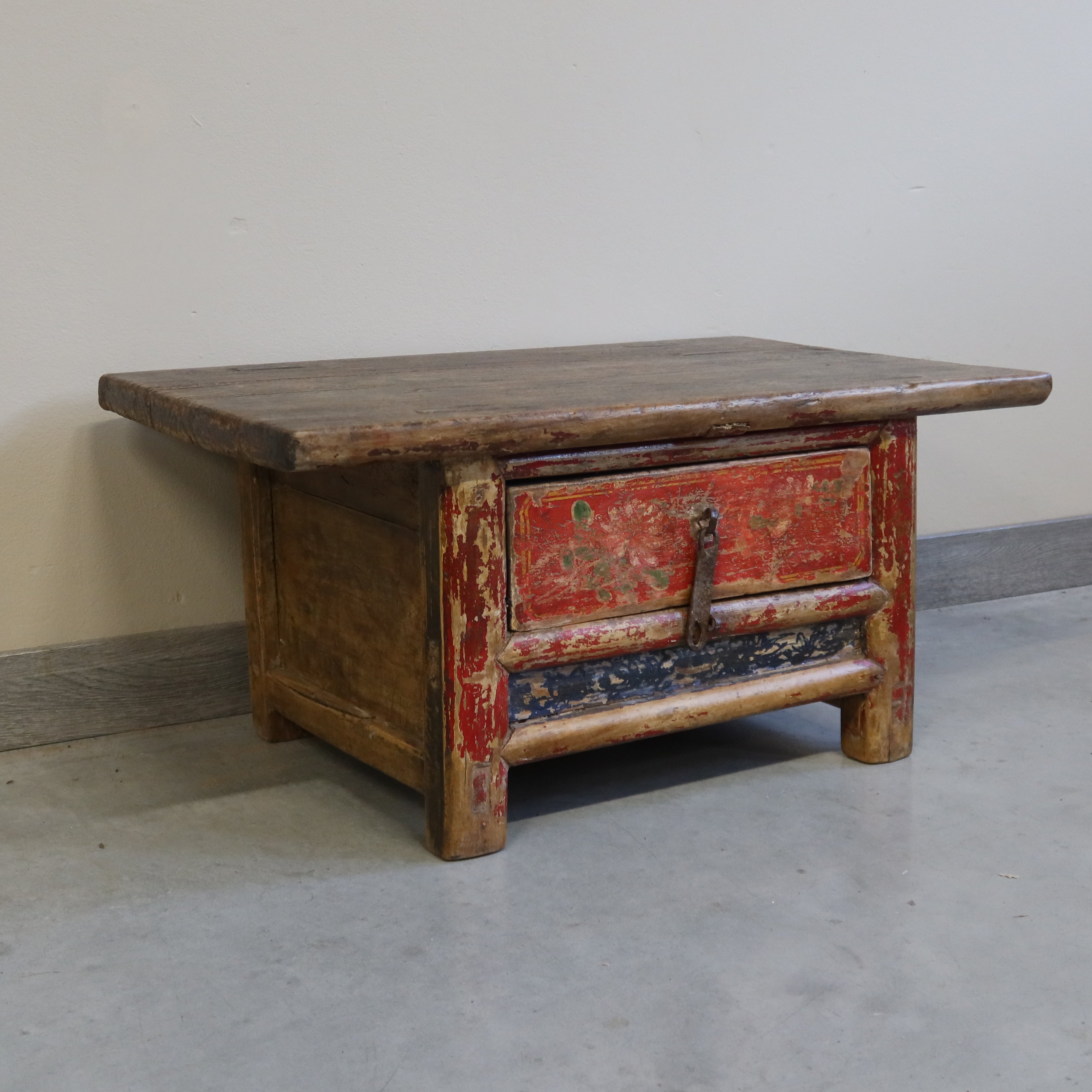 TAVOLINO OLMO CINESE CASSETTO DECORATO