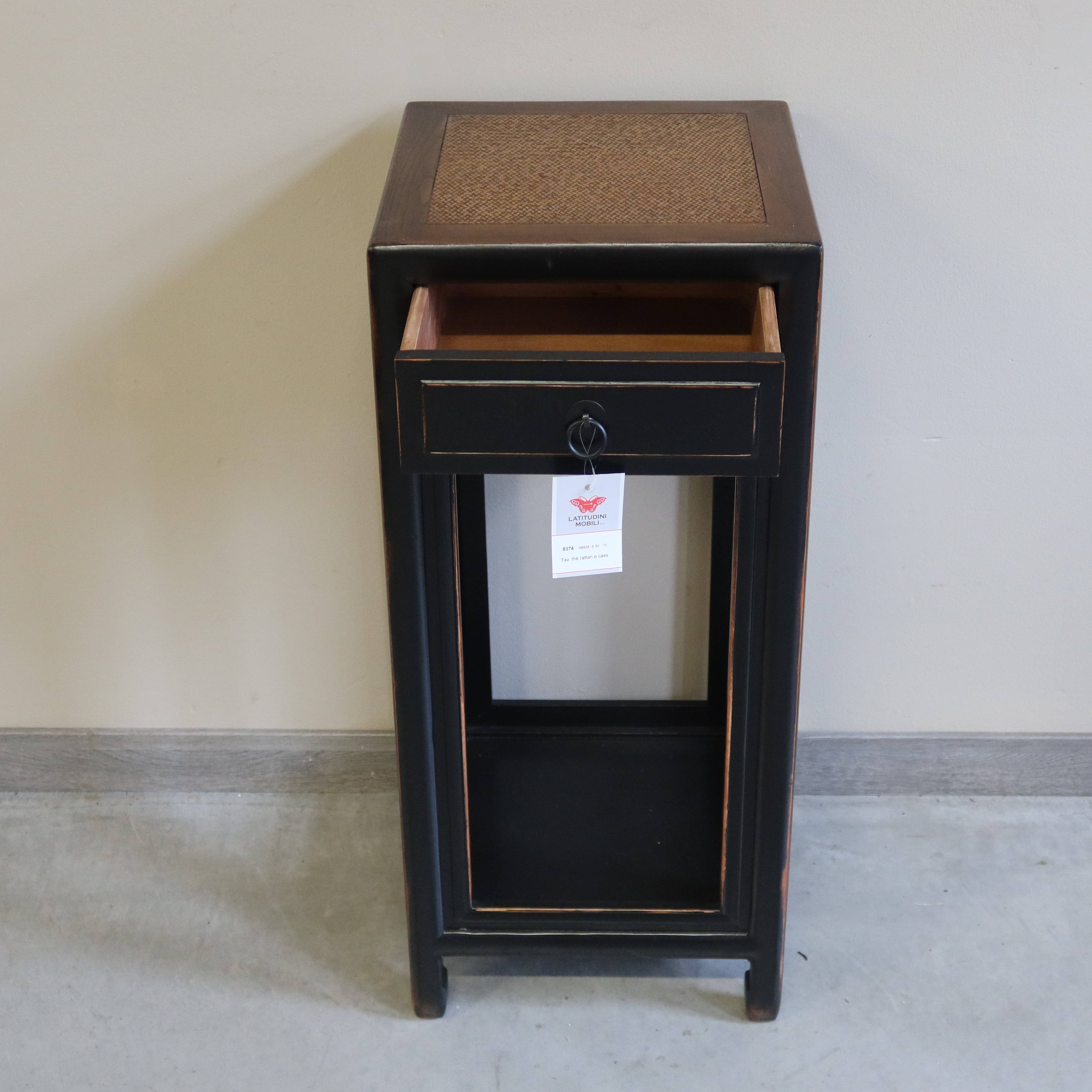 TAVOLINO DA THE' CINESE CON CASSETTO E PIANO RATTAN