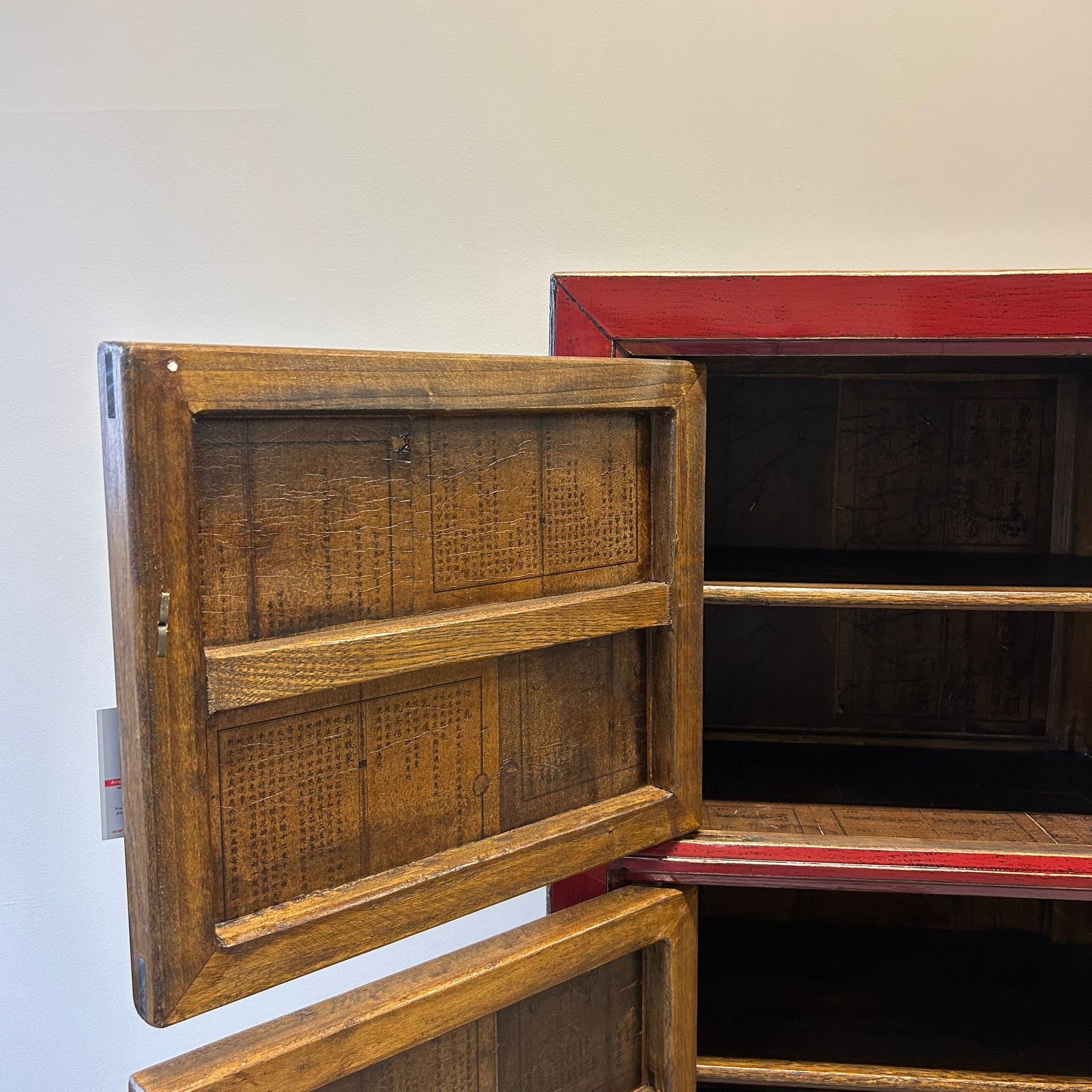 ARMADIO STRETTO GANZU