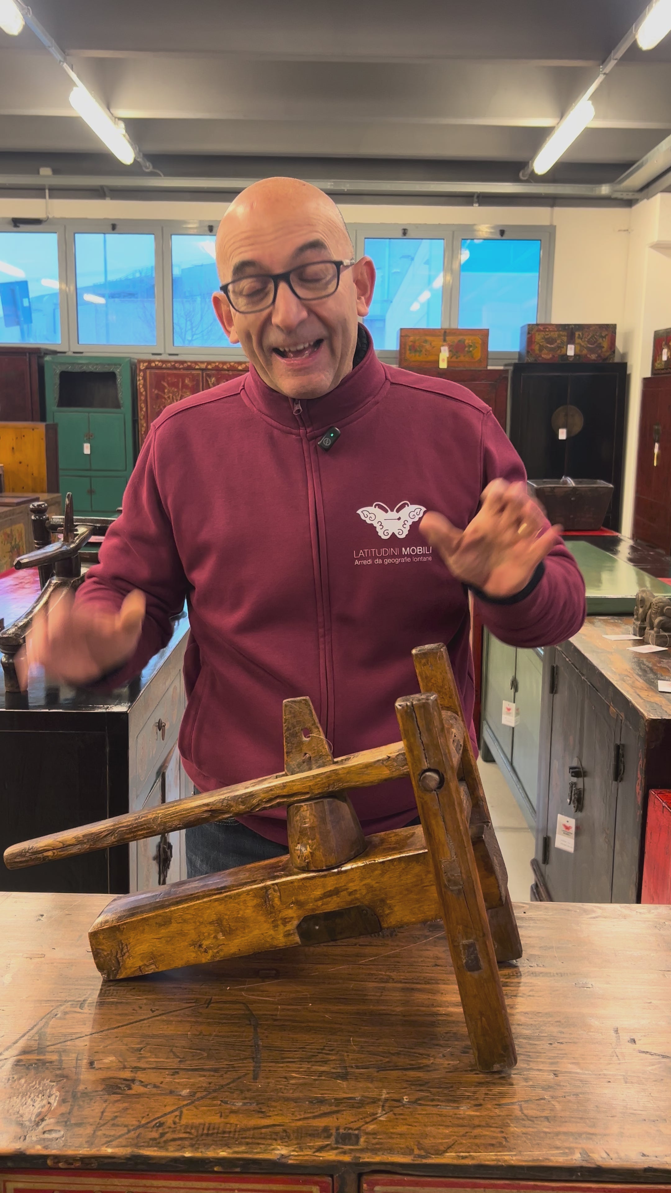 Carica video: ANTICO TORCHIO OLMO CINESE