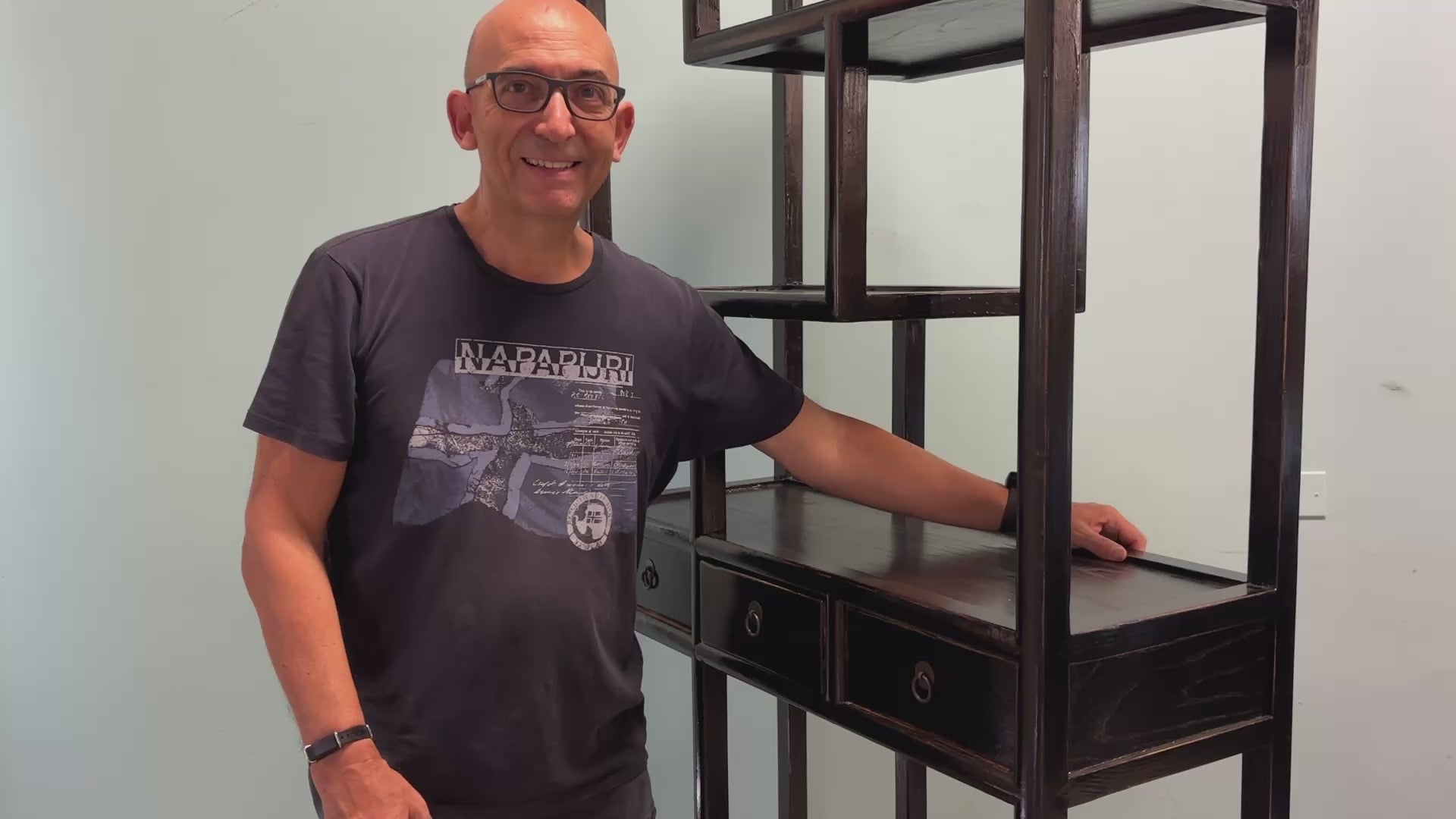 Carica video: LIBRERIA CINESE ASIMMETRICA LACCA NERA
