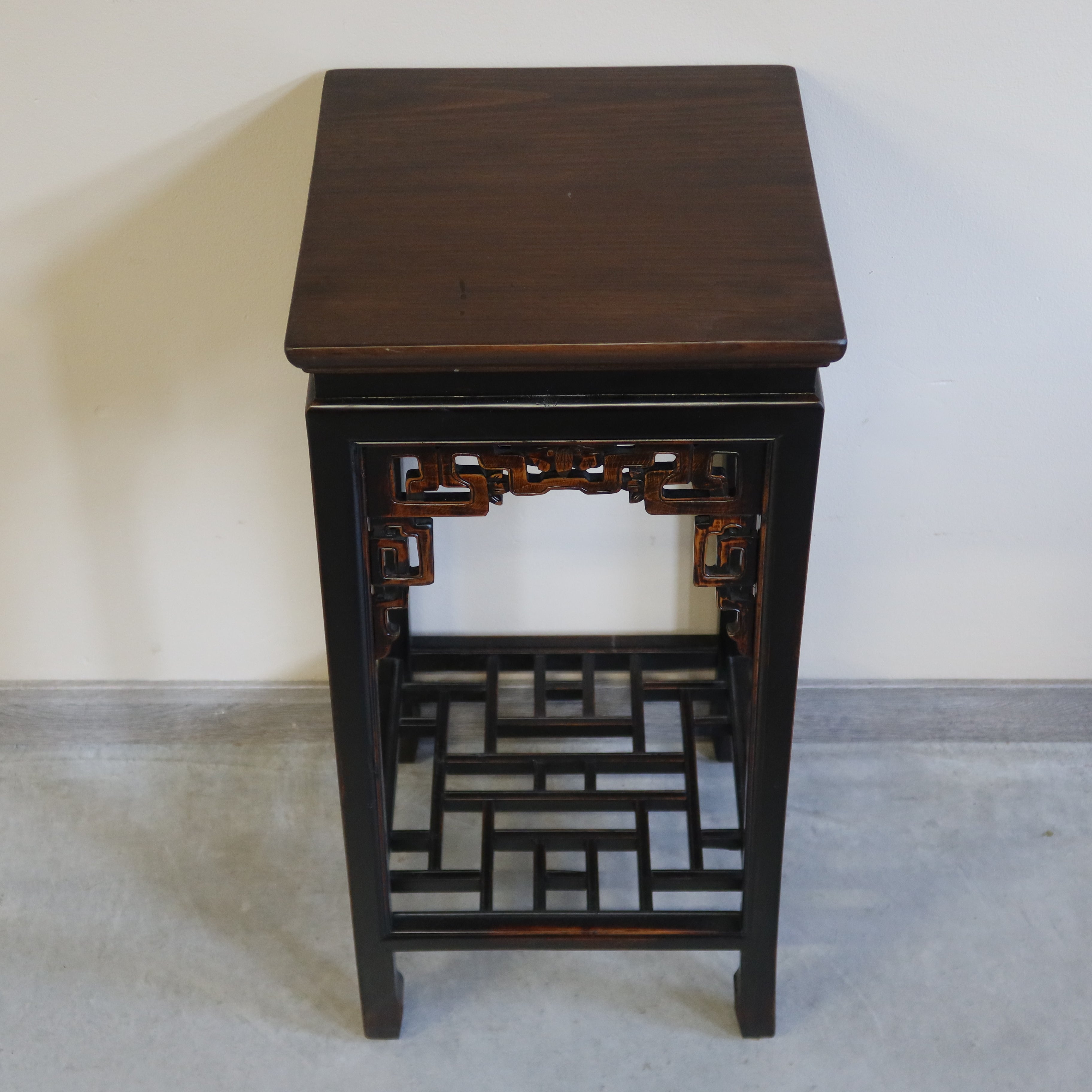 TAVOLINO DA THE' CINESE CON INTAGLI