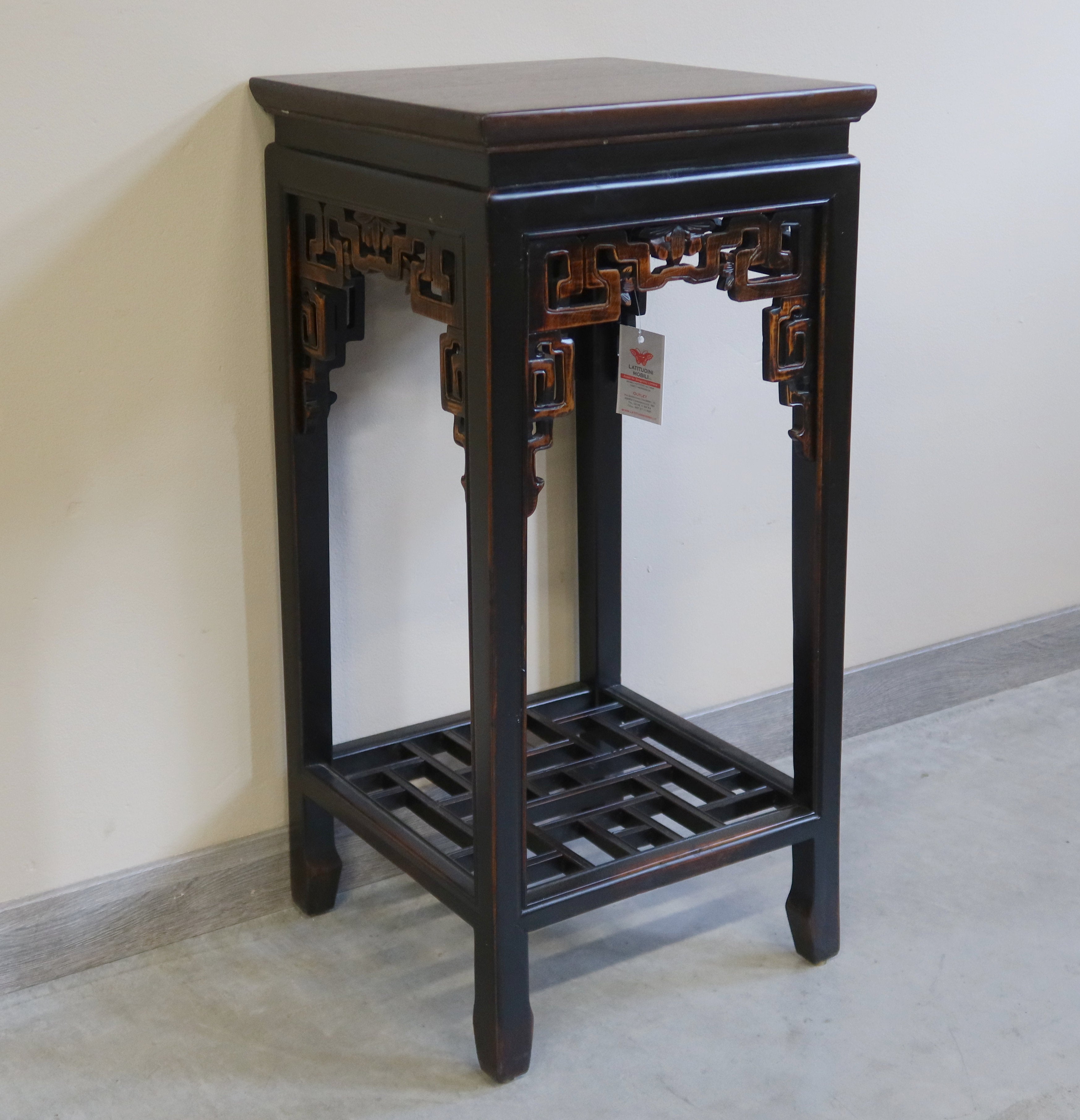 TAVOLINO DA THE' CINESE CON INTAGLI