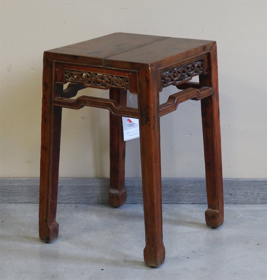 SEDIE, PANCHE - SGABELLO OLMO CINESE A TRAPEZIO CON TRAVERSA INTAGLIATA - SP-09135